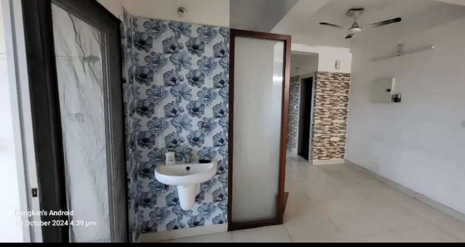 Semi Furnished 3bhk in Juripar Path, Barbari Village, Guwahati, Assam, India for Rent